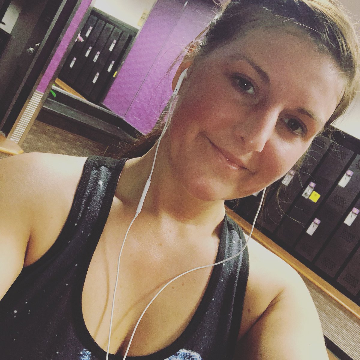 chaoticbelleMI's tweet image. Ran 3 miles today 😬 need to start running every other day again to get my cardio in #spnfit