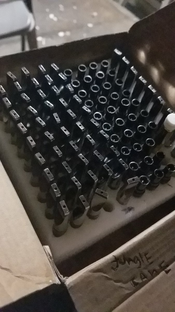 Esqueda_Daniel's tweet photo. cartridges for days!! #420friendly https://t.co/C27pfB9gbV