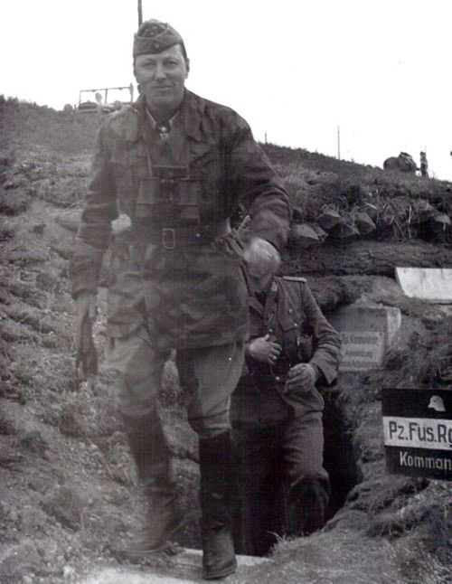 A large no. of tanks had penetrated the Füs Rgt lines w/ 30+ in the village where the Rgt command post was located. 24 were destroyed in close quarters w/ Rgt c/o Oberst Niemack taking part. The Füs had separated the Soviet infantry/tanks but the situation was critical /26