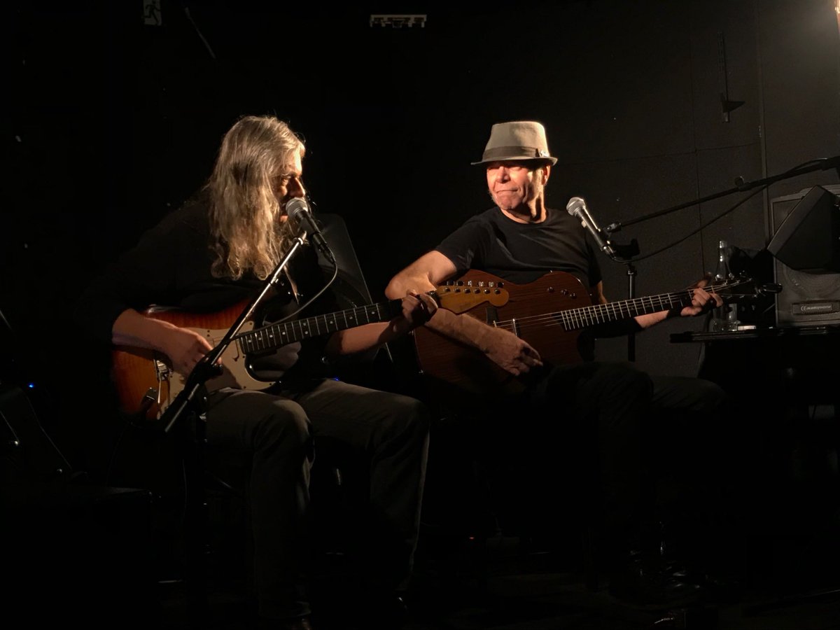 PatrickSimonin's tweet photo. Quel plaisir d’applaudir #PatrickAbrial en répétition avant la sortie de son nouvel album avec #Jye à la guitare « L’arnaque » sortie prévue le 20 avril et bientôt en concert aux @francofolies @patrickabrial https://t.co/YBgURUYKf6