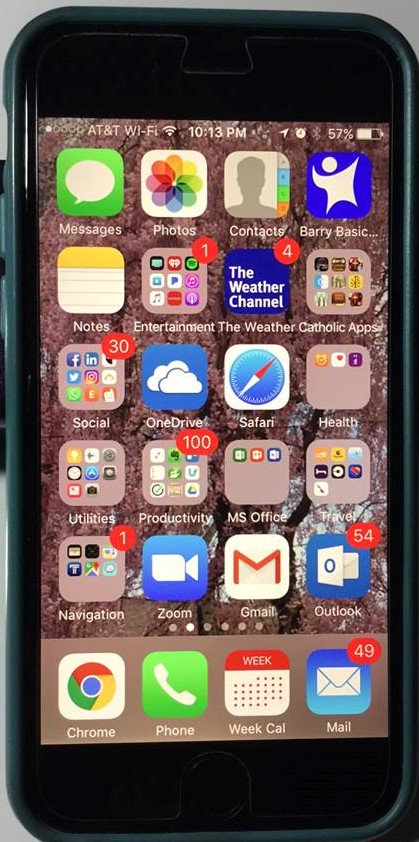 BarbaraBarryBCC's tweet photo. Fun iPhone facts : 77 million iPhones were sold in Q417. If you own one, you've got plenty of company! #iPhone #funfacts #tech https://t.co/IVQbHlBZNo