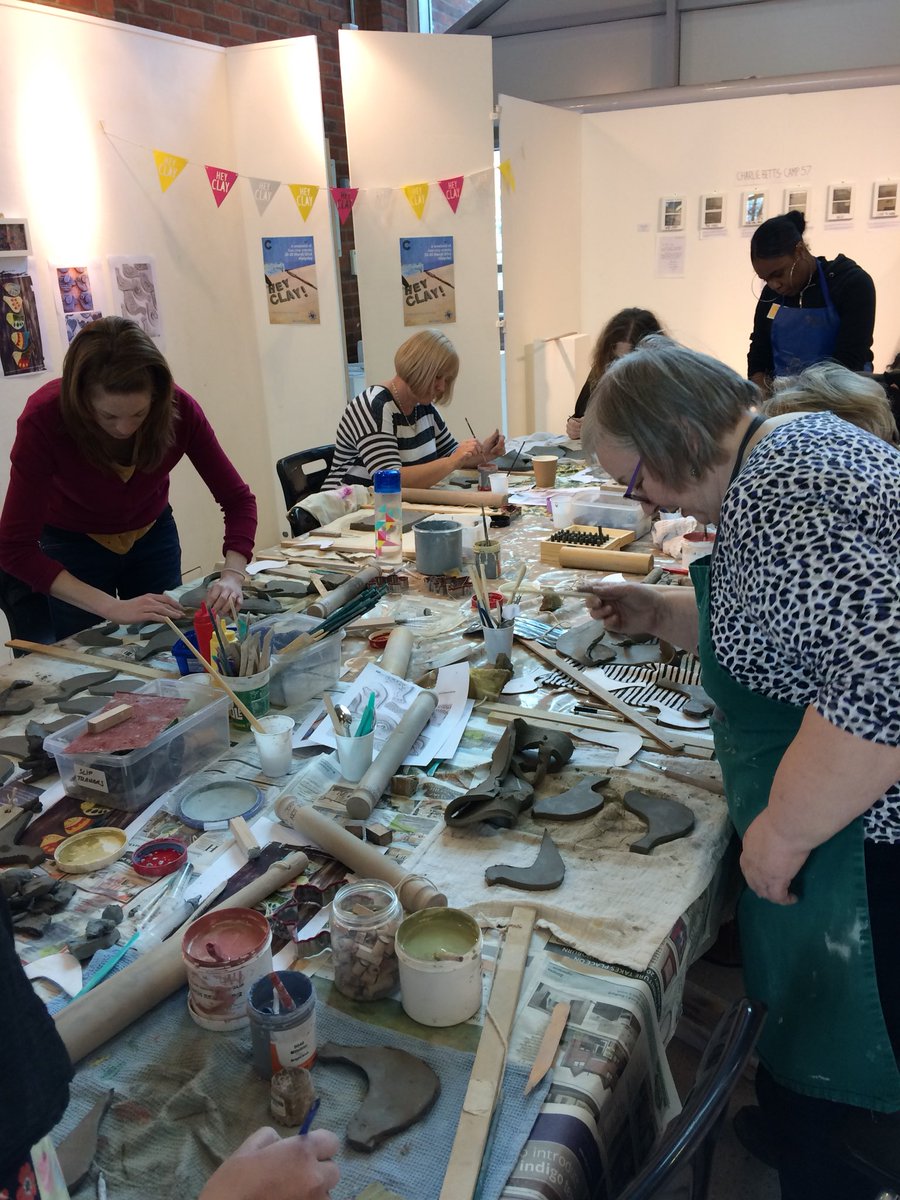amandaminsilk's tweet photo. Amazing 2 Days of fantastic fun with clay and the lovely people of Bedford - Bird Bombing #HeyClay @CraftsCouncilUK #bedfordcollege #ceramic #crafthour #Bedfordshire       One very proud tutor, 3D students were brilliant! https://t.co/4M2kHKaurf