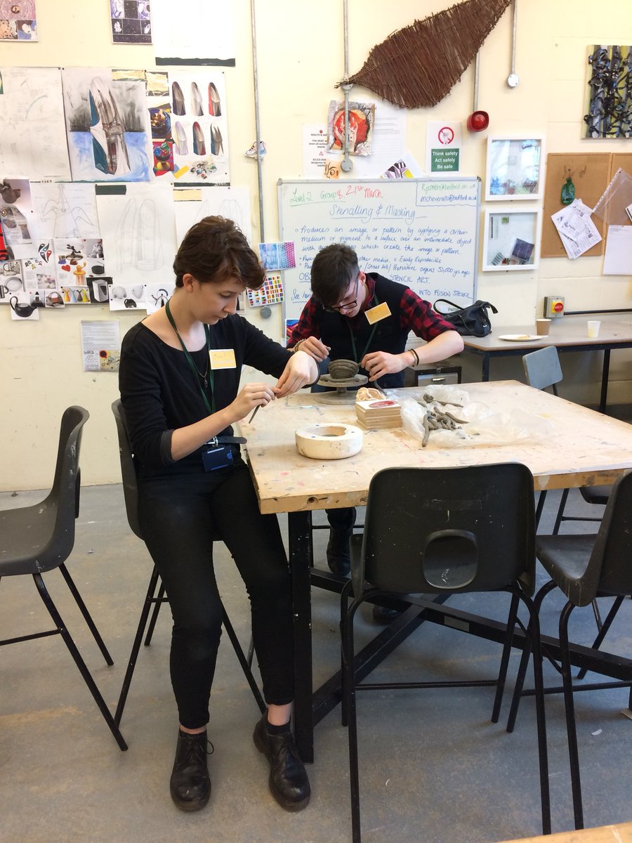 amandaminsilk's tweet photo. Amazing 2 Days of fantastic fun with clay and the lovely people of Bedford - Bird Bombing #HeyClay @CraftsCouncilUK #bedfordcollege #ceramic #crafthour #Bedfordshire       One very proud tutor, 3D students were brilliant! https://t.co/4M2kHKaurf