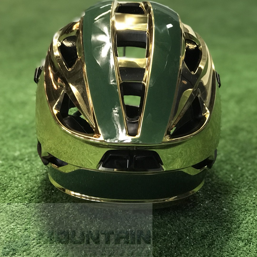 mountainedgelax's tweet photo. How sweet is this metallic gold custom @cascadelacrosse R bucket for @matt.lax.320?! 
.
Available instore or online @mountainedgelax Link in bio.
.
#allaboutlacrosse #newgear #lacrosse #growthegame #lacrosseseason #alwayscustom #lacrosseplayer #burnabybc #mountainedgelax https://t.co/OSttlpVpZ6