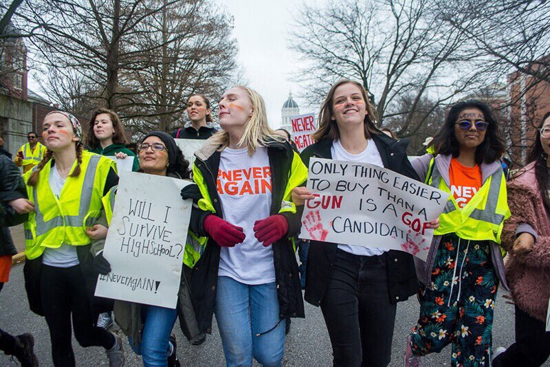 forourlivescomo's tweet photo. It’s amazing to see how history repeats itself. #marchforourlives #guncontrolnow https://t.co/ApB1X2DvFu