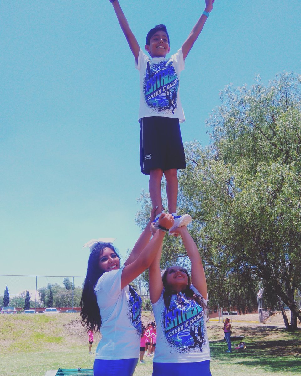 ExtremeCyD's tweet photo. #GirlForce #FlyerBoy #TeamExtreme #Extreme4L #Cheerleading #Cheerleader  #Cheer #SomosGrandes #PonteLaCamiseta #SuperGirls #AlAireLibre #Sol #Aire #Sudor #Pasion #Entrega #Love https://t.co/iUfXvYJHFM
