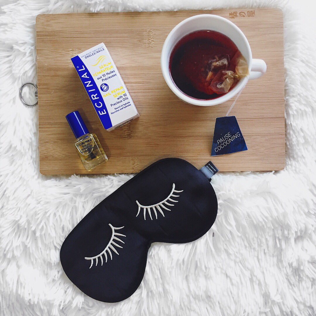 Petit Dimanche cocooning avec le sérum réparateur aux 10 huiles précieuses Ecrinal de <a href="/lablarima/">Laboratoire Larima</a> . C’est tellement pratique comme soin pour les ongles et cuticules déshydratés et fragilisés ! 💅🏼
<a href="/AgenceFDM/">Agence FDM</a> #gifted #beautyblogger #qcblogger