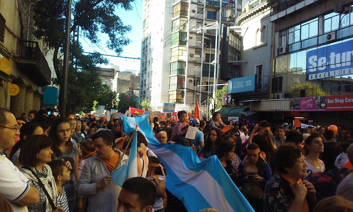 AGarciaElorrio's tweet photo. Córdoba le dice SÍ a la VIDA! Compartí tus imágenes si estás en la marcha #SiALaVida #ArgentinosPorLaVida https://t.co/aB55uaP3k8