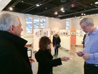 RRCoram's tweet photo. Exchanging cards on Sat. with Marla Berger, daughter of Sam Berger, the late owner of the Town Tavern. Her husband Brian Greenspan and sister Patti Weinstein are also seen at my Market Gallery exhibit, #notesinthenight (thanks to Roger Clarke) https://t.co/pp4ZIbLjsx