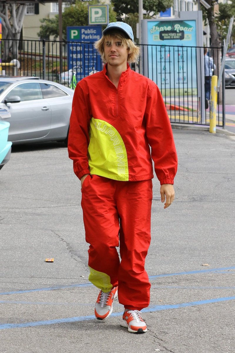 jurstimbieber's tweet photo. agora eu sou frentista. https://t.co/Ss1CcGjw5J