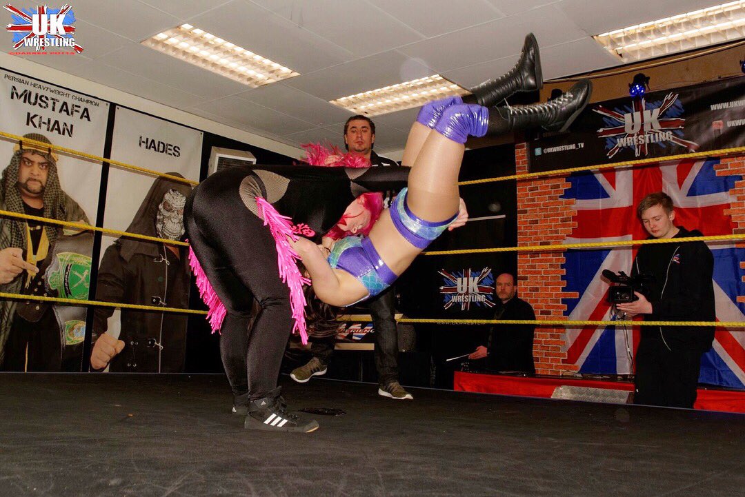 LunaRoxWrestler's tweet photo. A few photos from yesterday’s @UKWrestling_TV “No Man’s Land” Show! #LunaRox &amp; #SelbySinar VS #AlfieRogue &amp; #AlexxisFalcon! 📷 Photo Credit: Darren Potts https://t.co/o7iSjAbCKU