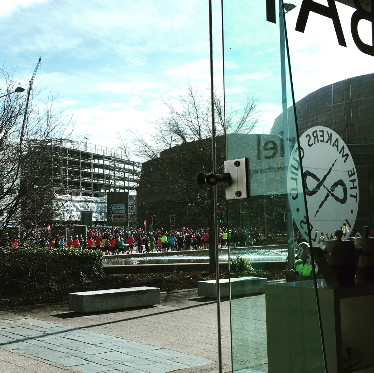 fauxidermy_uk's tweet image. Today I was stewarding at #craftsinthebay #makersguildinwales and it was also #cardiff10k little snapshot of everyone under starters orders @CraftintheBay #CardiffBayRun  #makerwales