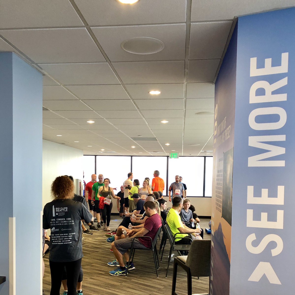 theolyroller's tweet photo. The gentleman ahead of me in line for the start of the big climb today was a patient and very inspirational.  Great to have an opportunity to experience the event with him.  View from the top!  #bigclimbseattle https://t.co/9M2k7W18lC