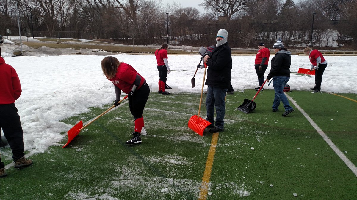 MN_Vixen's tweet photo. Getting some Minnesota Crossfit in before practice!
#FootballintheNorth #SnowTroubles
#VixenStrong #Vixenhit20 #ViXXen
#WFAFootball #WFATeams https://t.co/Miw4YxAnHD