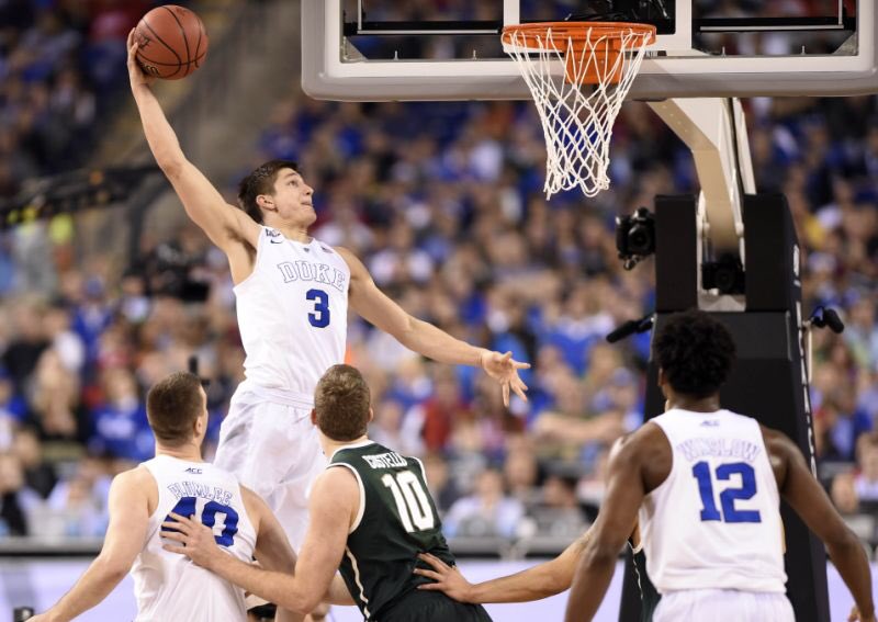 SRBlueDevils's tweet image. Grayson,

Four years.

Four years you’ve been with us. We won a championship, been with us through the ups and downs, and will be a part of #TheBrotherhood.

We love you, and thank you for everything you’ve done for us. You will forever be a Duke legend.

Sincerely, #DukeNation
