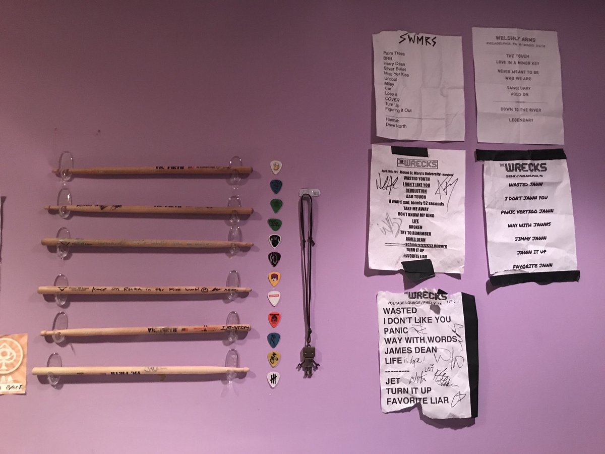 JayyKess's tweet image. RT for concert luck