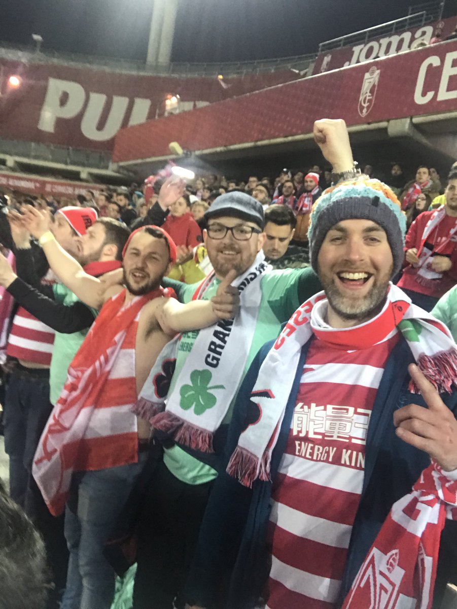 GcfIrl's tweet photo. 1️⃣➖0️⃣🔴⚪️🔴☘️🙌 🍻🤝 https://t.co/oXkqqdZItE