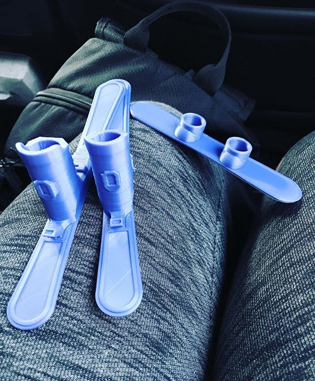 •
Stepped away from social media for a quick vacay to @sunshinevillage 🔆
•
Although this 3D printed finger snowboard &amp; skis didn’t make it on to the mountain, they sure made the 8 hour drive that much more entertaining!!🏂⛷👌
•
Can’t wait to get ba… ift.tt/2GpVuYY