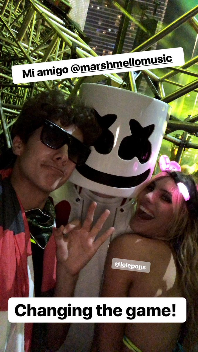 JZ_MS_JS_AV's tweet photo. LA FIESTA NO TERMINA NUNCA
@ElJuanpaZurita @lelepons SON UNOS DUROS https://t.co/yQDp2NqsUq