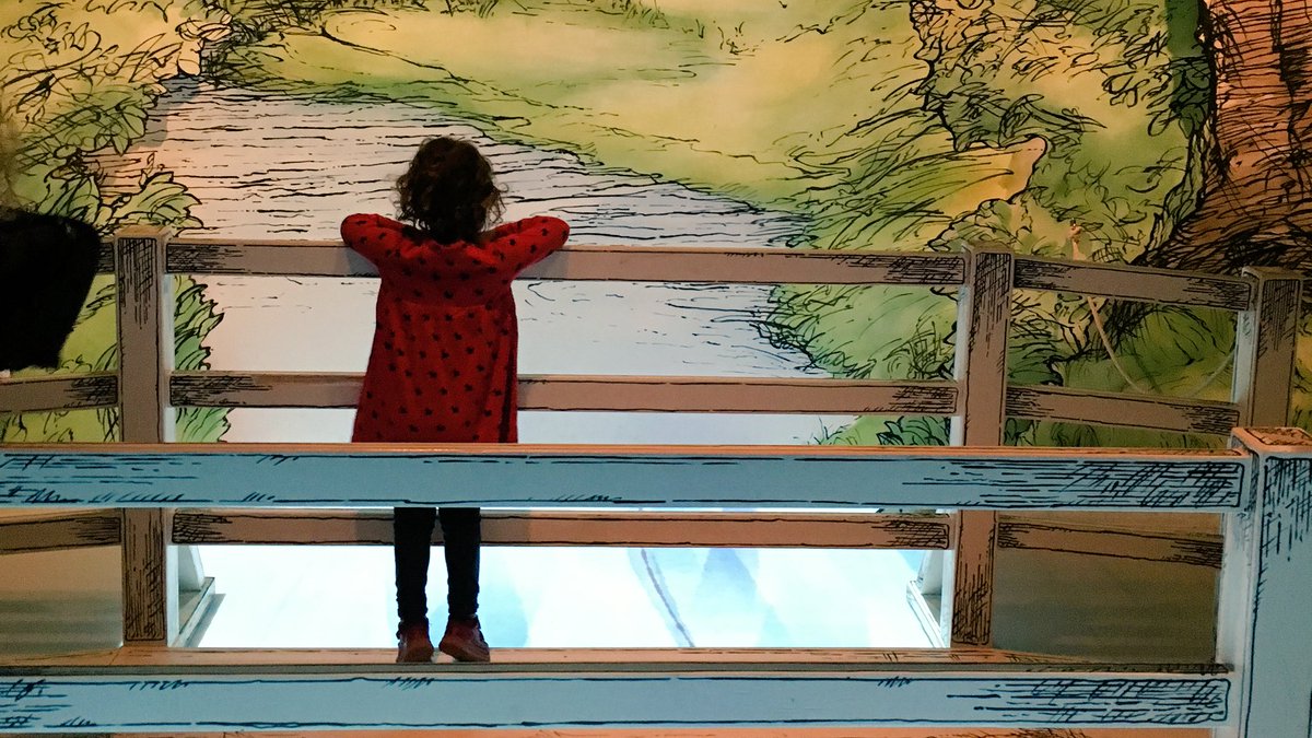 TravelCotTot's tweet photo. Virtual #poohsticks @V_and_A #WinniethePooh exhibition https://t.co/w0g0kGJFuv