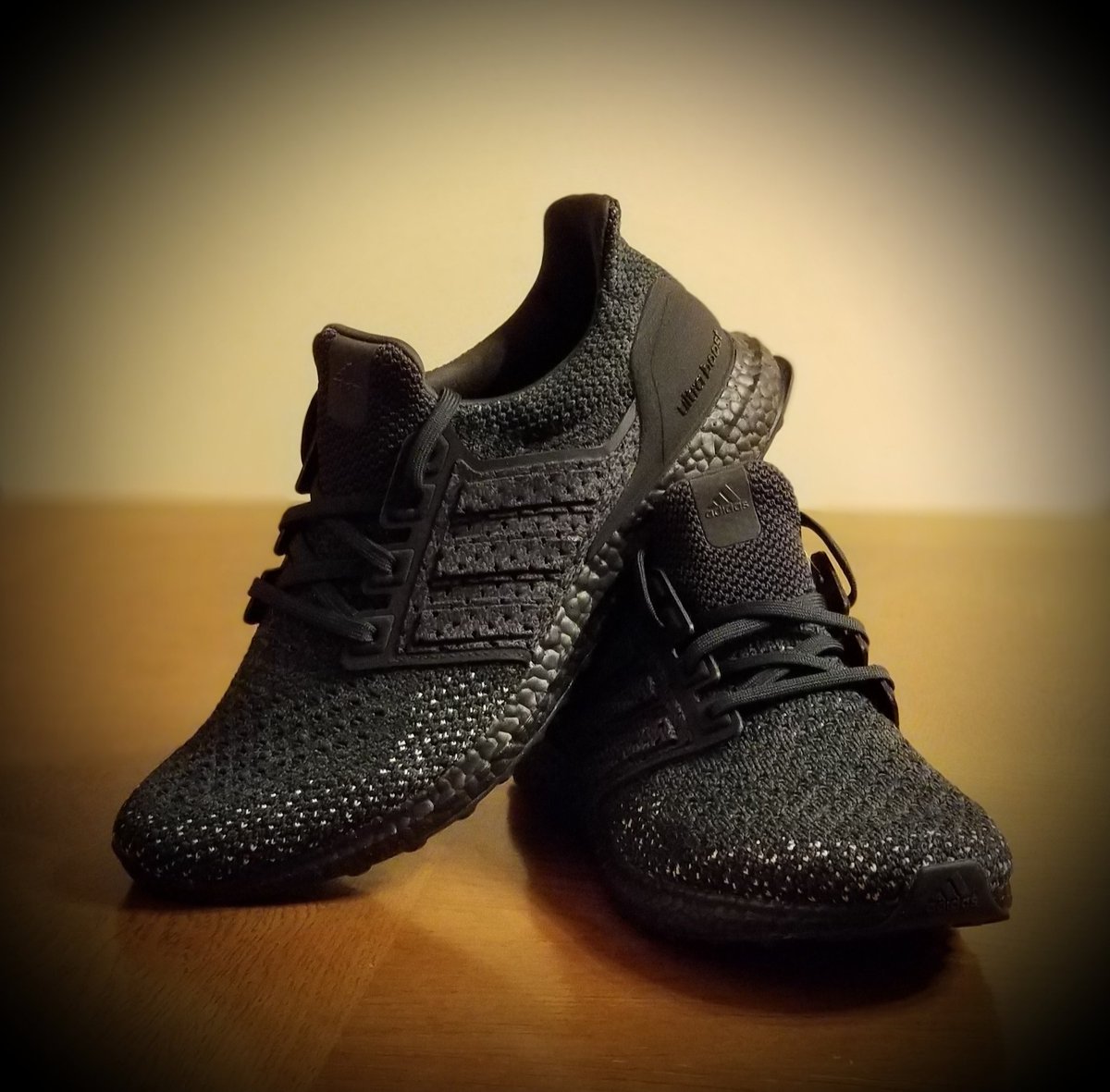 RaySher05's tweet image. UB Climacool... I wish it was real triple black. Nevertheless, it's still a dope shoe. #UltraBoost #BoostIsLife #YourSneakersAreDope @OhItsTeddy @BoostGoddess @Boost_Princess @DirtyErn12 @SneakerAdmirals @wex1200 @BenHerath
