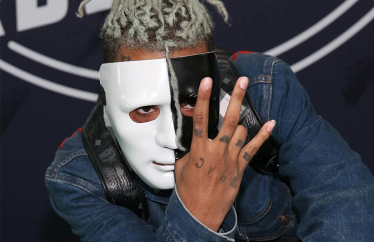 ComplexMusic's tweet photo. XXXTentacion's new album '?' debuts at no. 1 on Billboard 200. https://t.co/UQTWhha33j https://t.co/jV0zMWipCU