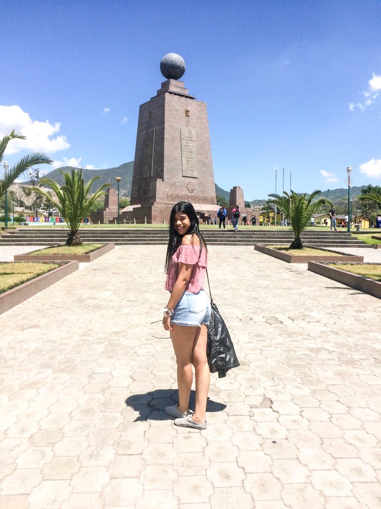 mmmaaarvi's tweet photo. Mitad del mundo🌍 💪🏼 https://t.co/beXjY44U4a