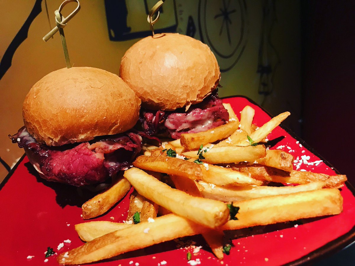 CafeTuTuTangoFL's tweet photo. Reuben Slider Sunday Fundays? Don’t mind if we do! 🍔 

reuben sliders: house-made corned beef, sauerkraut, pickle aioli. 

#FoodArtFun #CreativeDining #SliderSunday https://t.co/TMVSYCt2S9