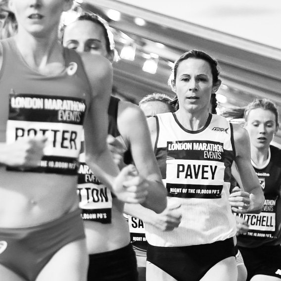 Jo Pavey MBE &amp; 5-time Olympian will be our Q&amp;A seminar guest on May 19th.
•
Let's celebrate Jo and our #LoveLifeLove25Laps
philosophy.
•
PBs for stat lovers:
1,500m - 4.01.79
3,000m - 8.31.27
5,000m - 14.39.97
10,000m - 30.35.20
Marathon - 2.28.24
•
#Highgate10k