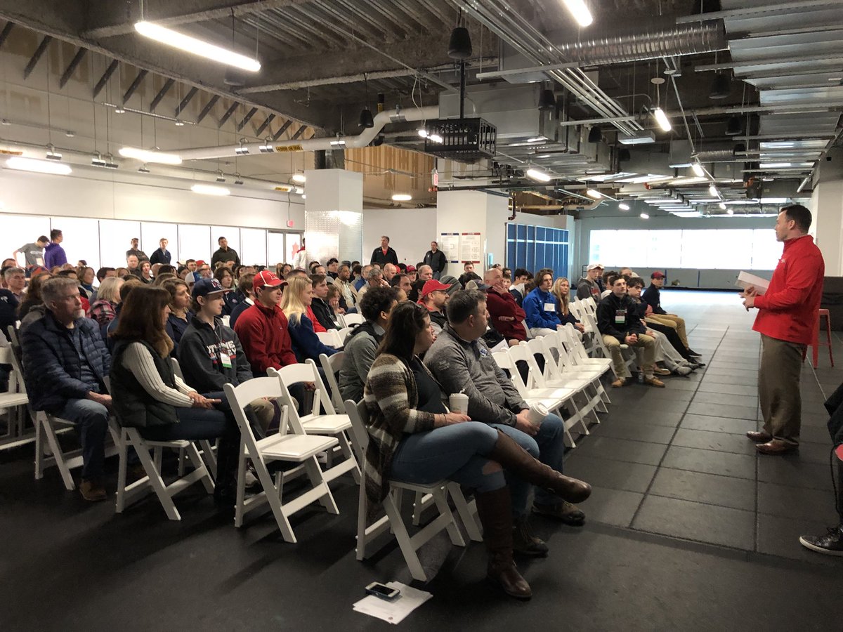 CapsYouthHockey's tweet photo. Thank you to everyone who came to our 2018 College Combine &amp; Fair this weekend, presented by @AAAMidAtlantic! Congratulations to our showcase participants, and thank you to all of our schools and panelists! #AAAMidAtlantic #highschoolhockey #capsyouthhockey https://t.co/peEKSAhLFU