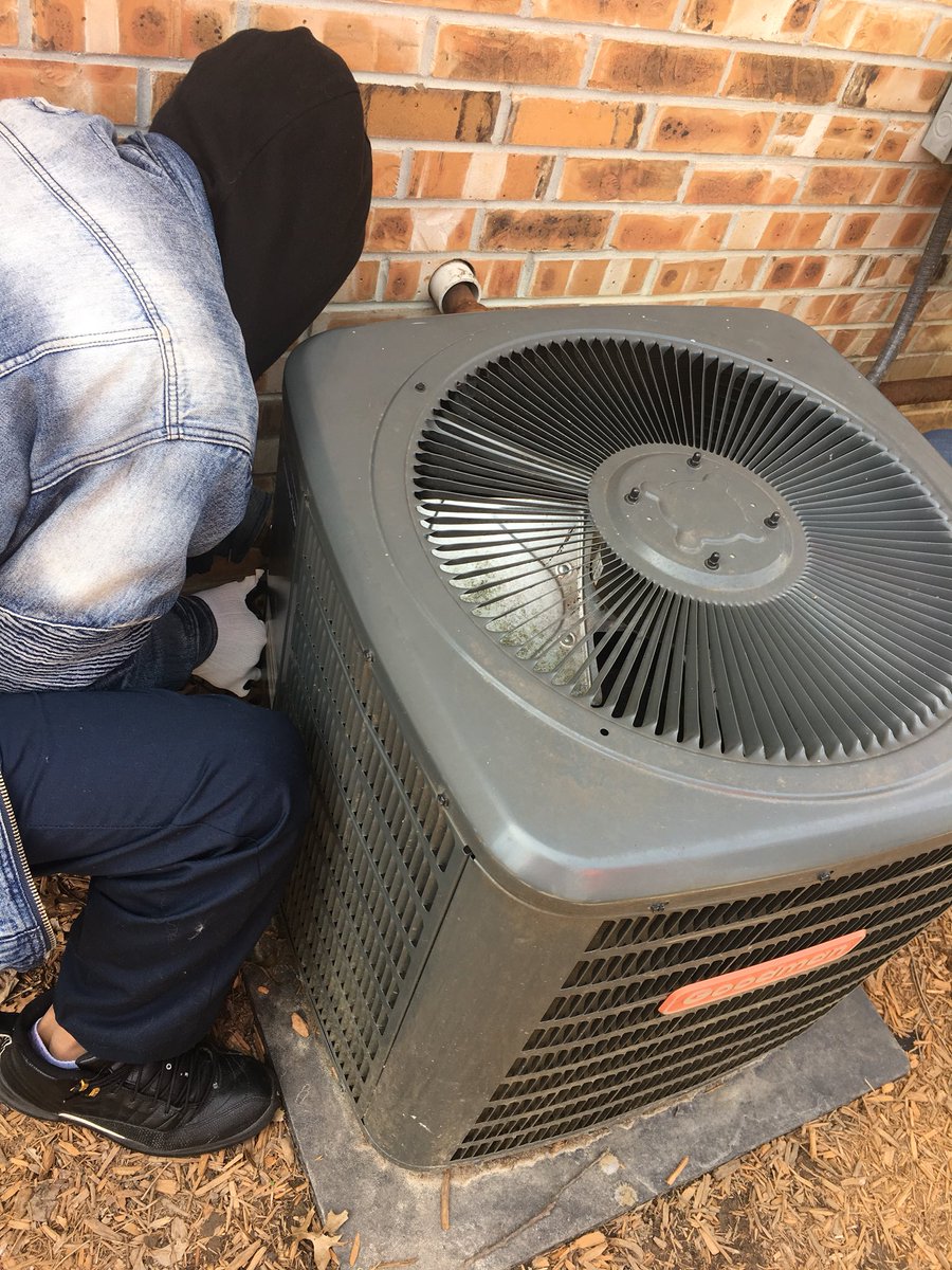 ACC_TechIndy's tweet image. Students testing their knowledge on AC units. #airconditioning #HVAC #ACCTech
