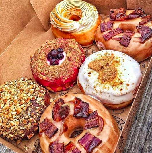 spoon_fiu's tweet image. 🍩 stress, it&apos;s finally Friday! 📸: @karla_smaldo #spoonuniversity #spoonfeed #spoonfiu #fiu #thesaltydonut #donuts #donutcake #foodie #foodiegram