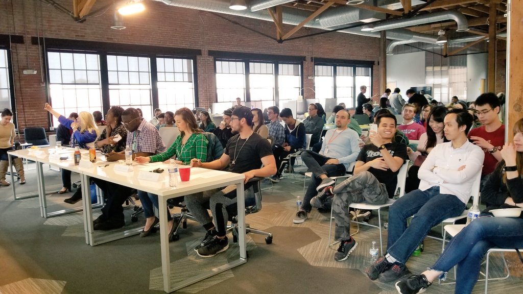 TMobileAccel's tweet image. The judges &amp;amp; crowd are ready for the presentations to start. Good luck to all the teams! @kcsw @StartupWeekend #kcsw #powerofKC