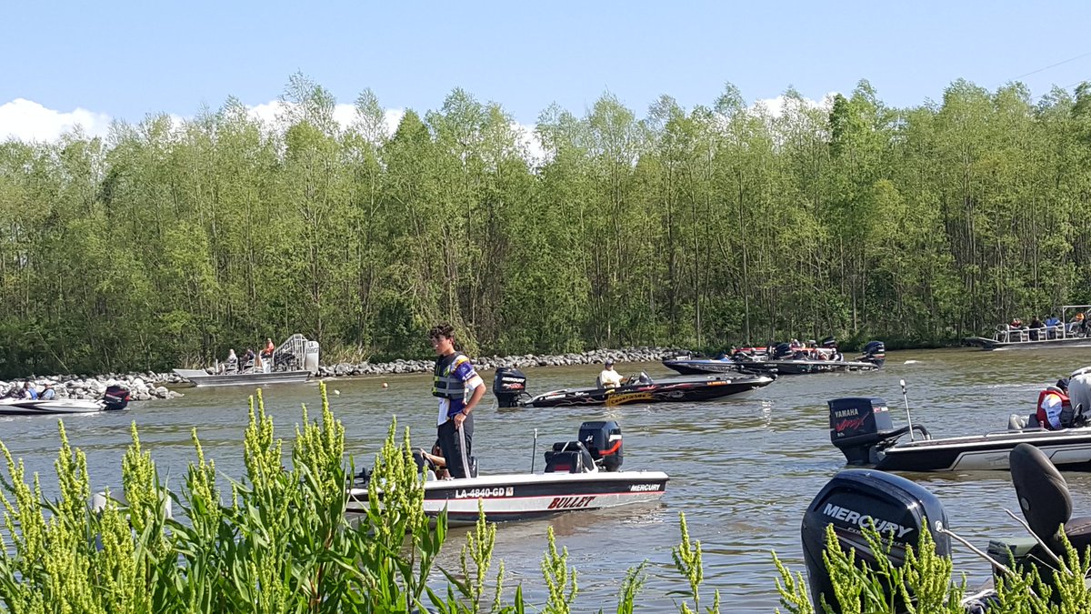 chnolaalong's tweet photo. Lhsaa Bass Qualifier, Team Vanacor/Long @HahnvilleHigh fishing team weigh in #bayousegnette #bassmasterqaulifier #bigbass https://t.co/c5LKAUjhlI