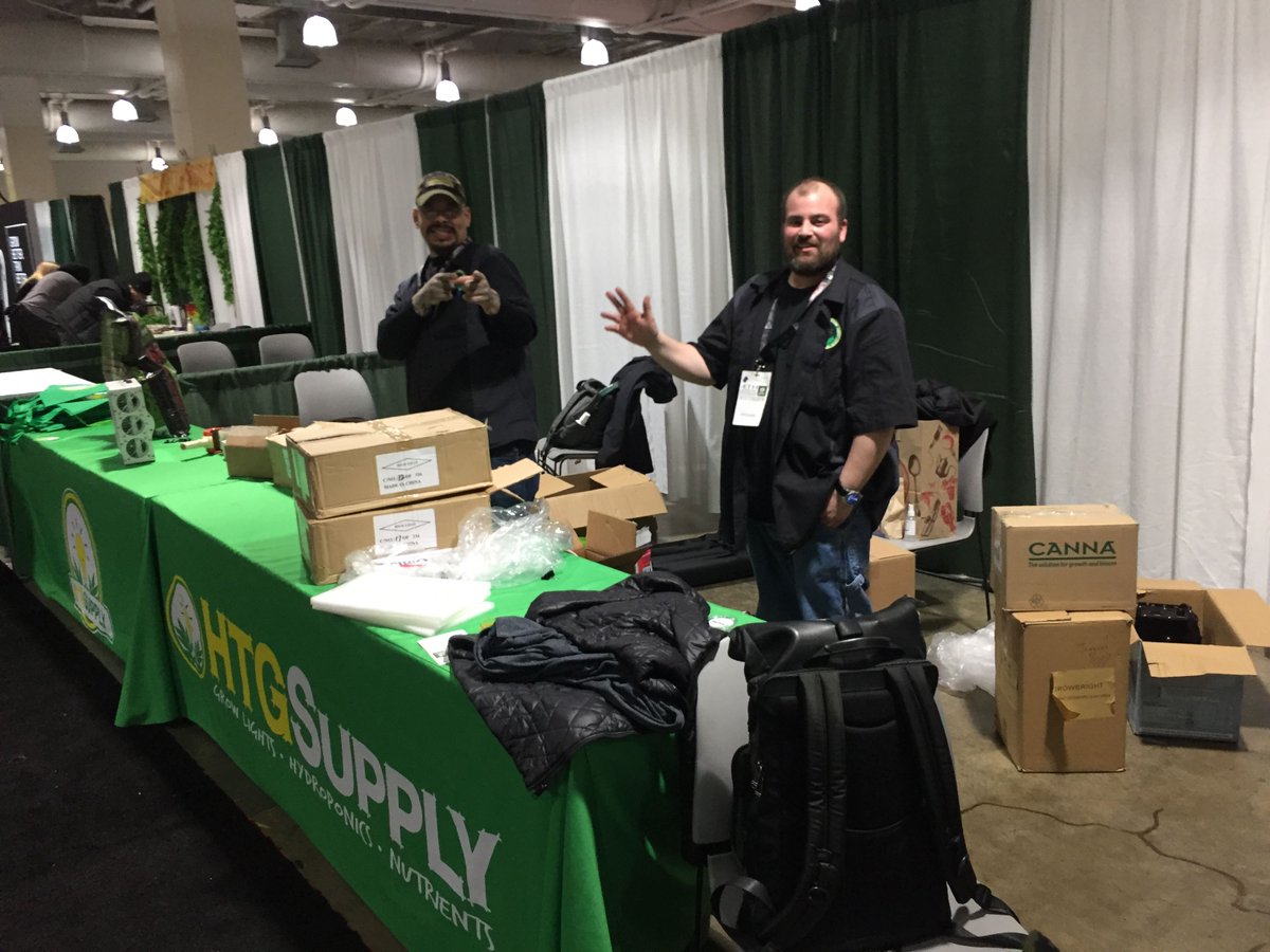 HTGSupply's tweet photo. HTG Supply - out! It's been a heck ofΒ a trip, but it's time to pack up and head home. We've got plants to check on, after all!
#NECANN #NECANN18 #Boston #Hynes #growyourown https://t.co/UkCd5sDPgU