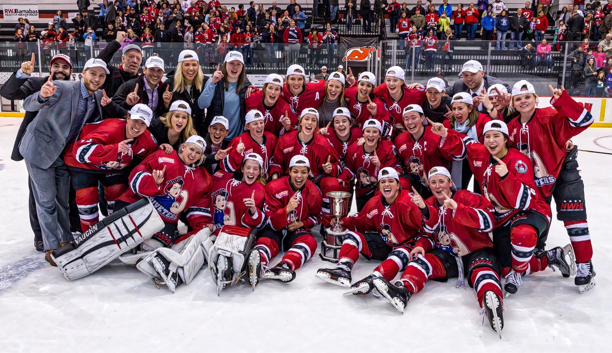 PHF's tweet image. The Metropolitan Riveters Are Your 2018 Isobel Cup Champions
📝: Dan Rice
📷: Matthew Raney Photography
📰: nwhl.zone/news_article/s…