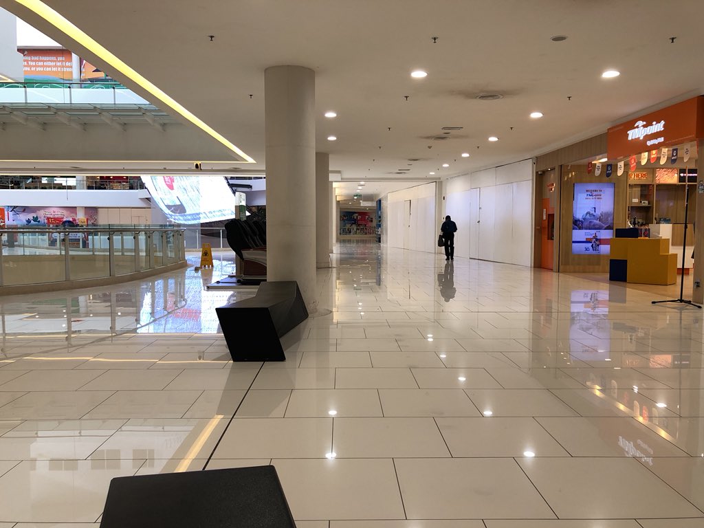 moonsyi's tweet image. #datfeel rasa nak jerit kuat kuat kt mall ni