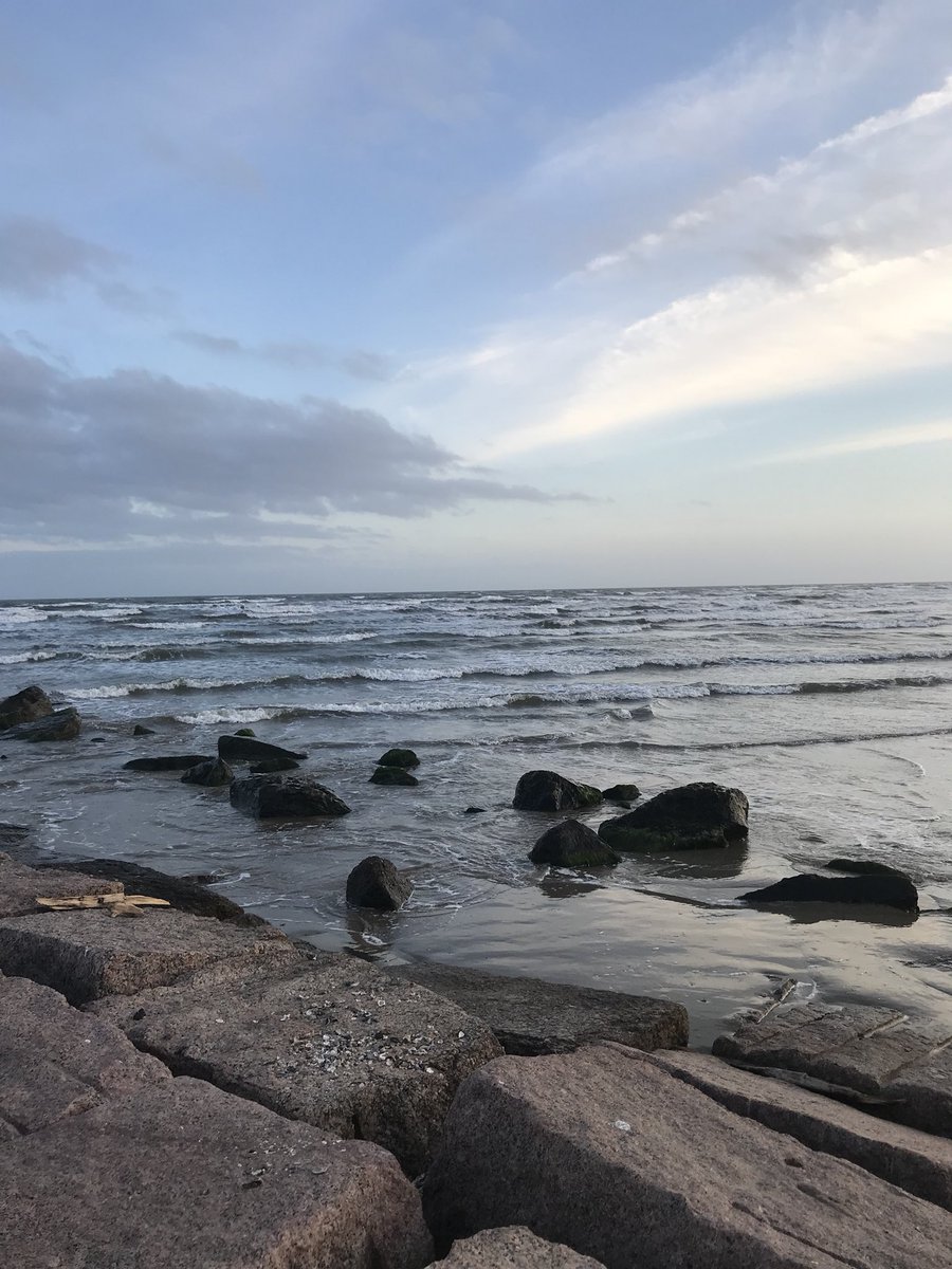 scout4672's tweet photo. Texas coastal weekend with family. https://t.co/zRl6elR9US