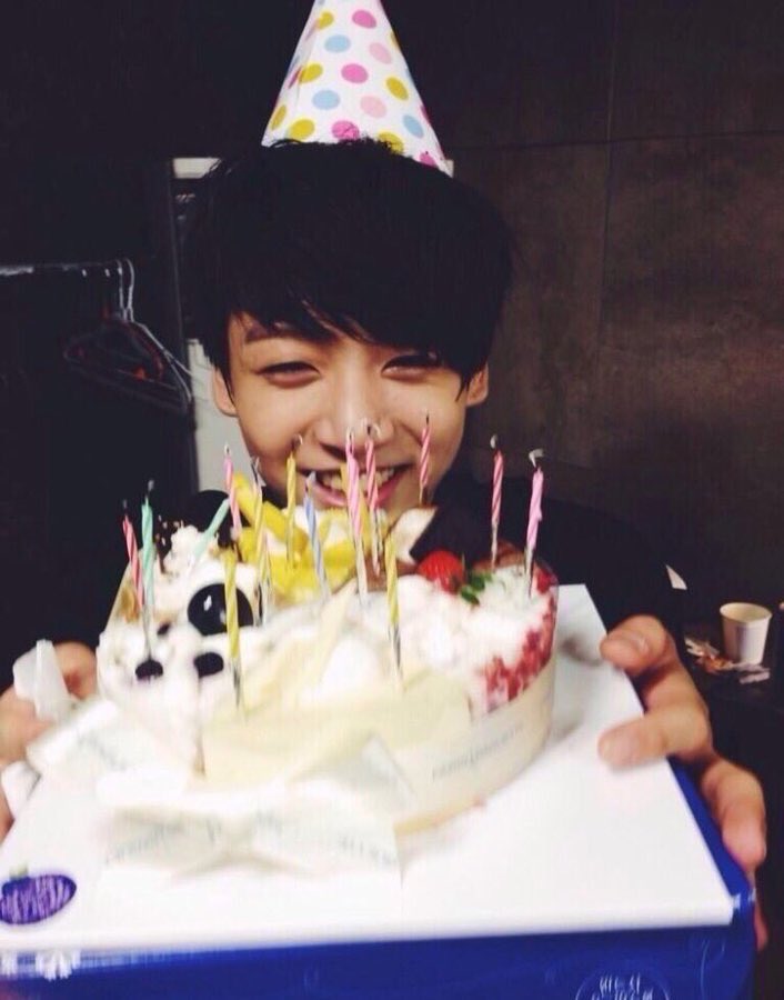 mm_s2luvth's tweet image. 2018/9月1日🐰❤️
🌼グクのセンイル企画🌼

初挑戦です！間に合わないかもしれないですが成功させたい！🙇‍♂️❤️
🌼901RT&amp;amp;901いいね🌼
ぴったりで止めてくれたら嬉しいです！よろしくお願いします🙇‍♂️

 #ARMYさんスルー禁止 
#ARMYの力信じてる 
#らぶりつした人全員フォローする