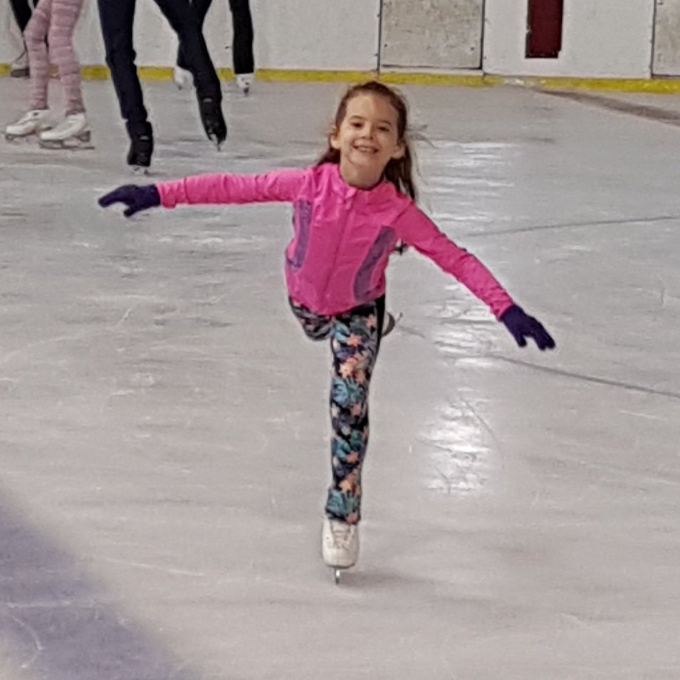 IcePrincess__01's tweet photo. SPONSOR ME...
People say she's to young, she won't go nowhere! She has no talent!
But little do you all know at my age is where the talent begins and without someone to make the first step, take the chance on me to prove ive got that talent and drive to go FAR!! Help me show you! https://t.co/Ivq8AgsGzs