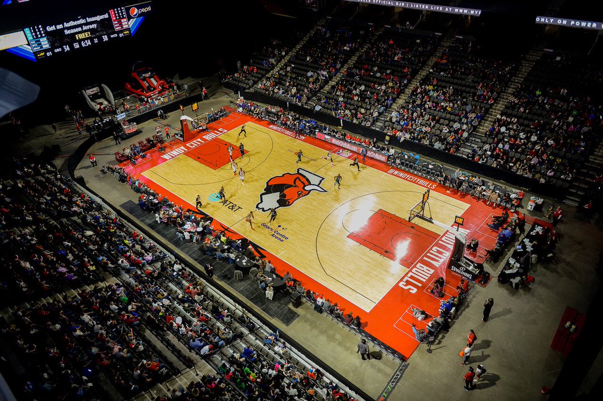 jlamedia8's tweet image. From the catwalk at the Sears Centre Arena @Sears_Centre @itsthebigs @windycitybulls @GotshotbyQuinn @ChiTribNuccio