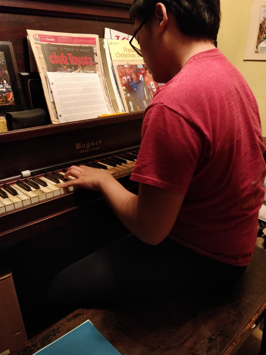 imaginaryex's tweet image. We've hired Andrew Lloyd* Webber** to write a musical episode.
*Calvin
**Sangalang
@andrewsang12