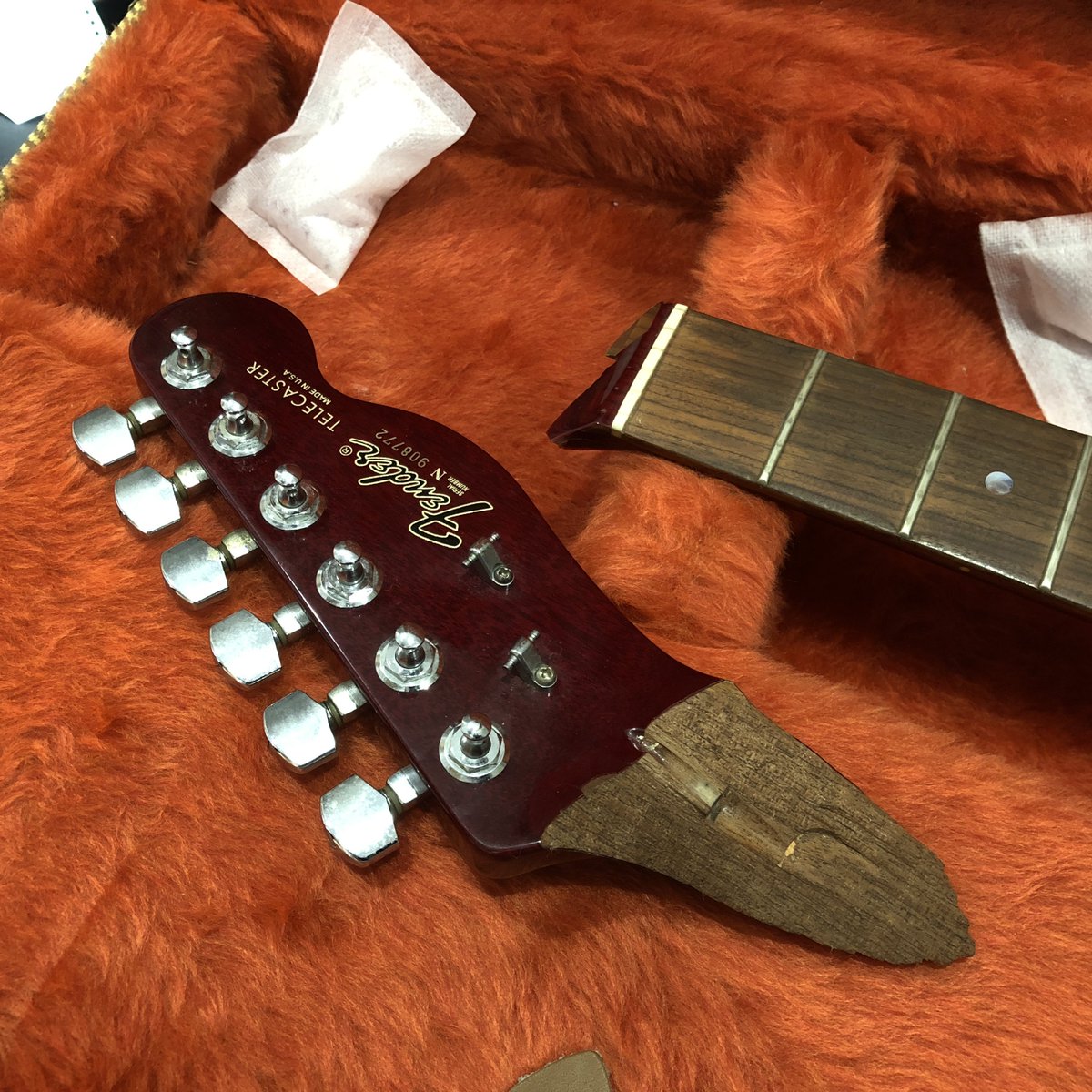 フェンダーカスタム テレキャスネック そんなリペア会でお預かりした1本がこちら。 フェンダーカスタム