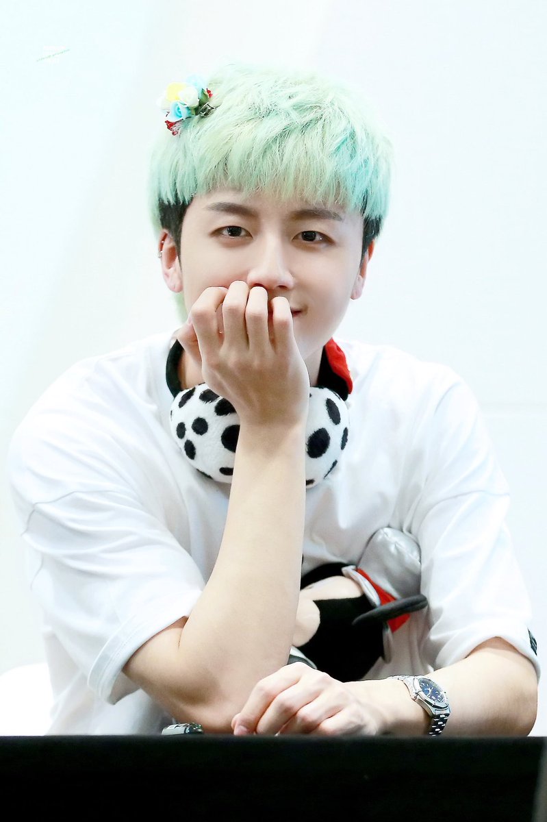 picsyoungbin's tweet photo. https://t.co/B9SX226rGC