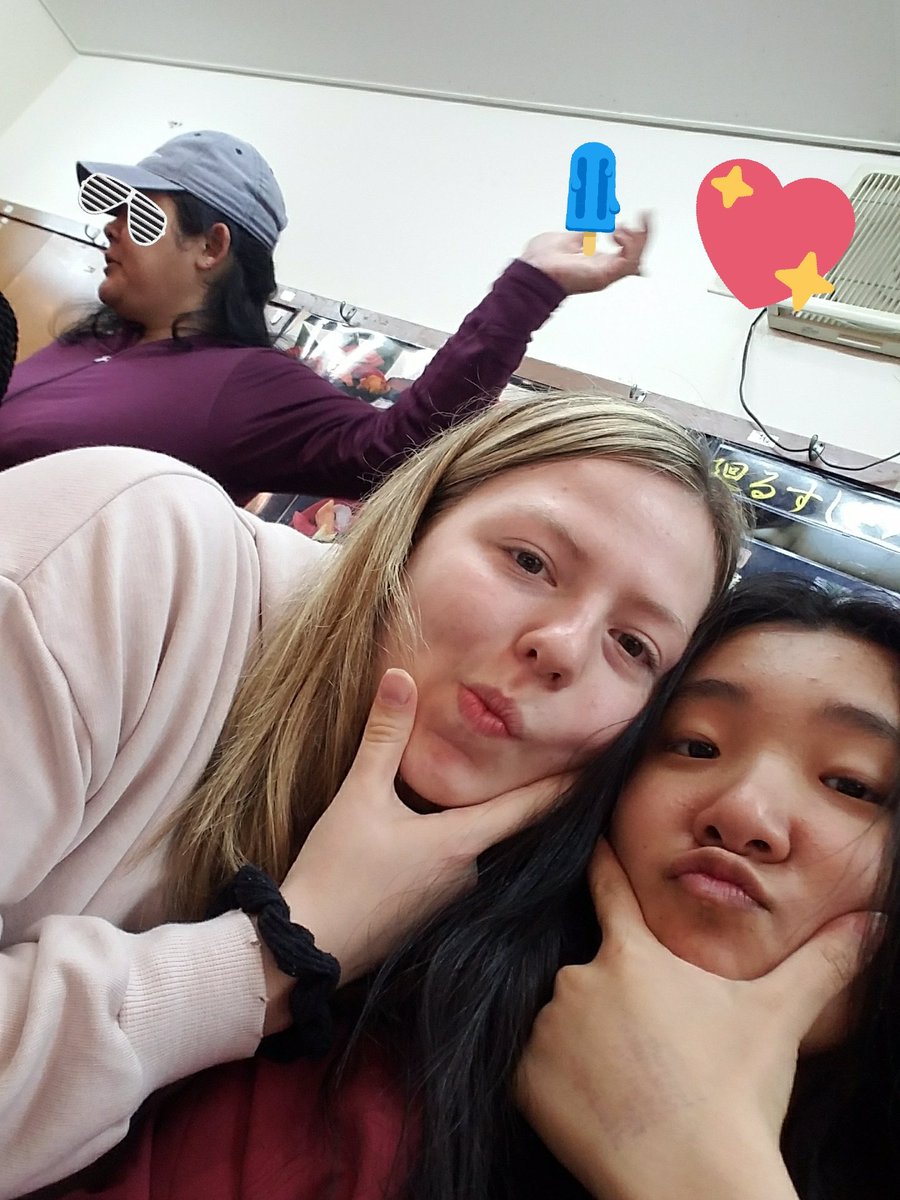 HBCGCJapanSat's tweet photo. Miwa: *yells at us to order ourselves while simultaneously ordering for us* #icecream4breakfast https://t.co/j4MOtlAj8b