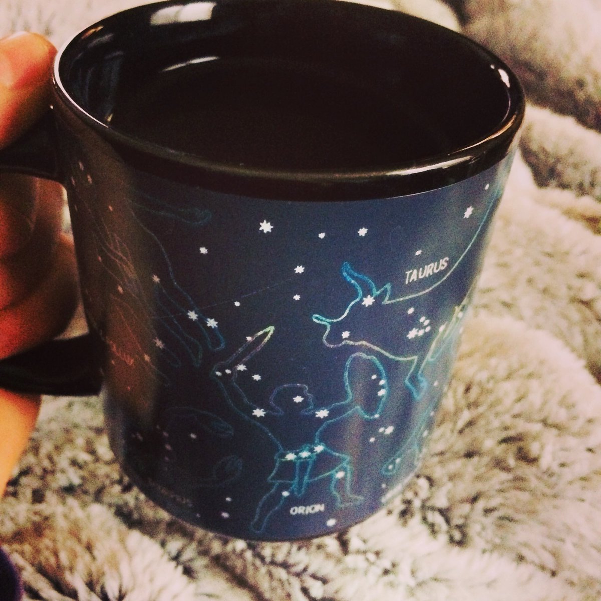 es_oj_iv's tweet photo. So lucky to have a hunny to make me tea. https://t.co/JtGtyYtCeR