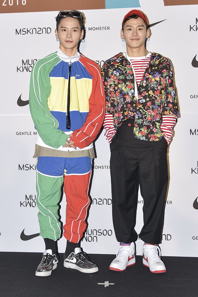DAPMODELS_TH's tweet photo. #kwontwins MUNSOO KWON | HERA SEOUL FASHION WEEK F/W 2018 <24.03>

#문수권
#munsookwon #SFW2018FW #SFW2018 #SFW18 #seoulfashionweek2018 #seoulfashionweek2018fw #SFW #HERASEOULFASHIONWEEK #seoulfashionweek #서울패션위크 #헤라서울패션위크 #2018FW헤라서울패션위크 https://t.co/7LIHH7rMgY