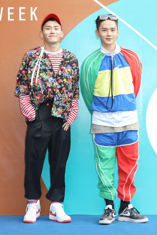 #kwontwins MUNSOO KWON | HERA SEOUL FASHION WEEK F/W 2018 <24.03>

#문수권
#munsookwon #SFW2018FW #SFW2018 #SFW18 #seoulfashionweek2018 #seoulfashionweek2018fw #SFW #HERASEOULFASHIONWEEK #seoulfashionweek #서울패션위크 #헤라서울패션위크 #2018FW헤라서울패션위크