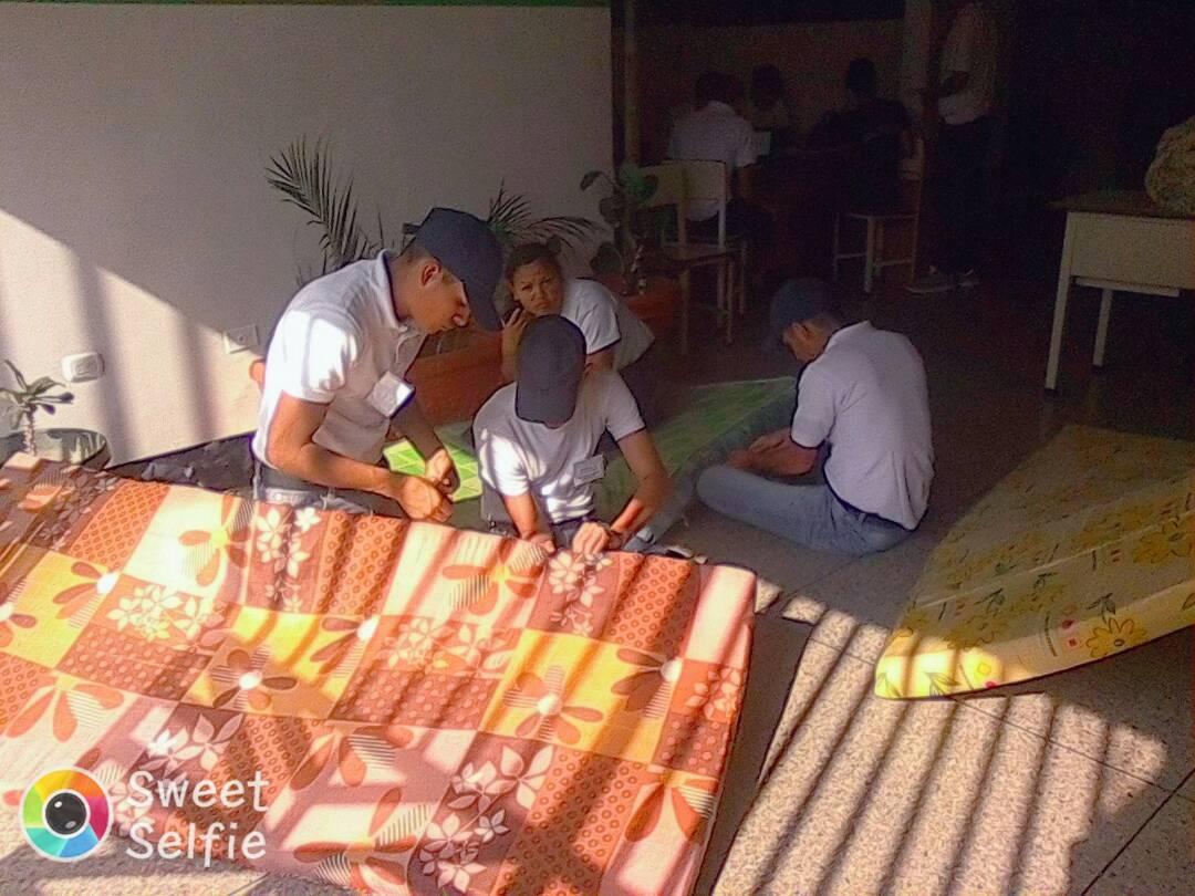 meridaunes's tweet photo. #25mar #unesmerida llevanrón a cabo una jornada de limpieza y recuperación de colchonetas las y los Estudiantes de la Unes Mérida de los diferentes PNF que hacen vida dentro de la Universidad https://t.co/ZEeGzcvh9q