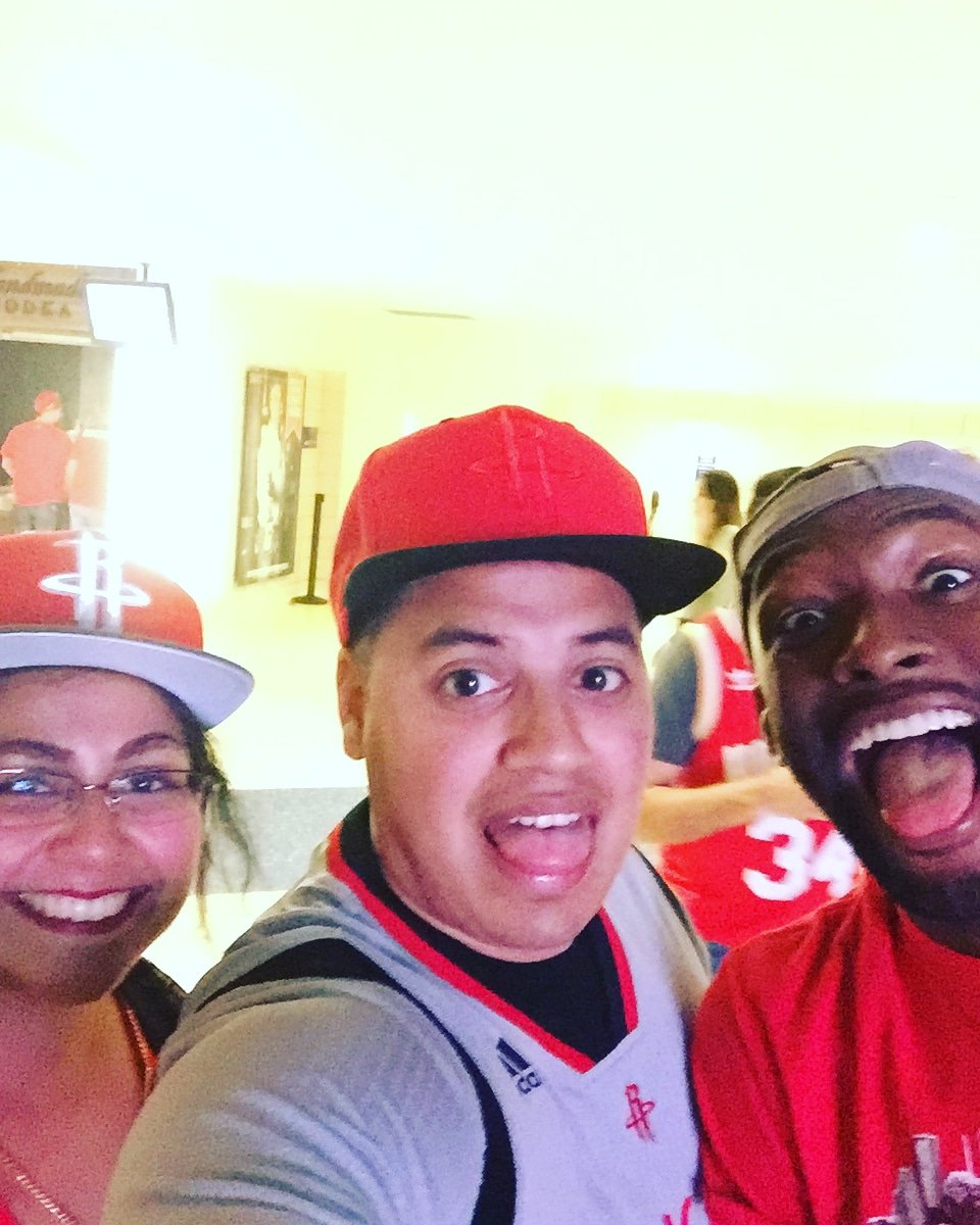trini_trevino's tweet photo. @CrazyE3n1 @ModernDay_Romeo Can we retweet? lol #ZTEVIP @HoustonRockets @zteusa #WINNING https://t.co/fjJVTtCo71